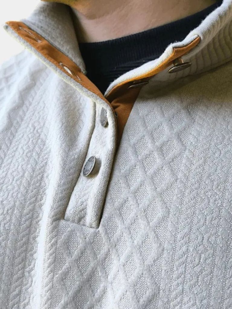 Klassischer Pullover mit hohem Kragen Limited Edition – Fayymont Co – Fayymont